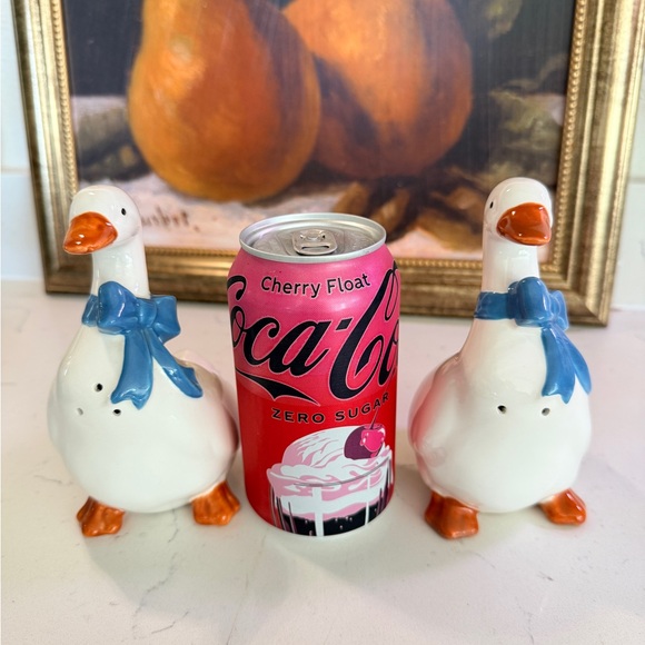 Vintage Goose Salt and Pepper Shakers - Picture 10 of 11
